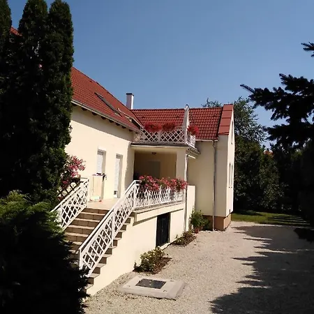 Apartament Boglarka Apartmanhaz *