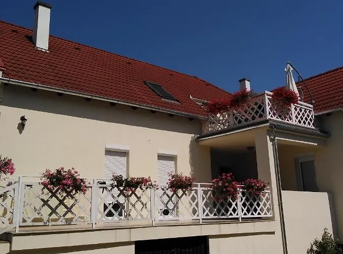 Apartament Boglarka Apartmanhaz